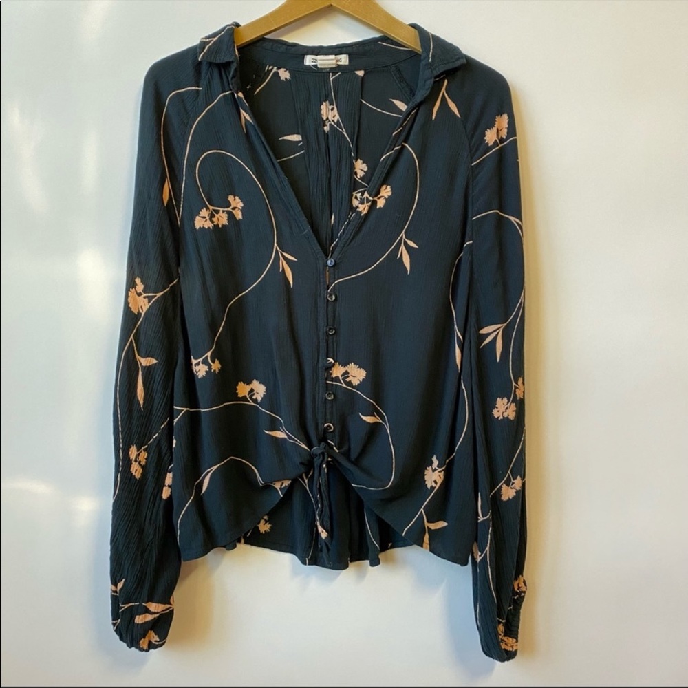 Billabong Black Floral Print Top Long Sleeve Blouse Boho Women's Size Large